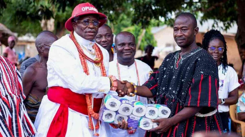 Olu of Warri Donates to Ghana Volta Flood Victims