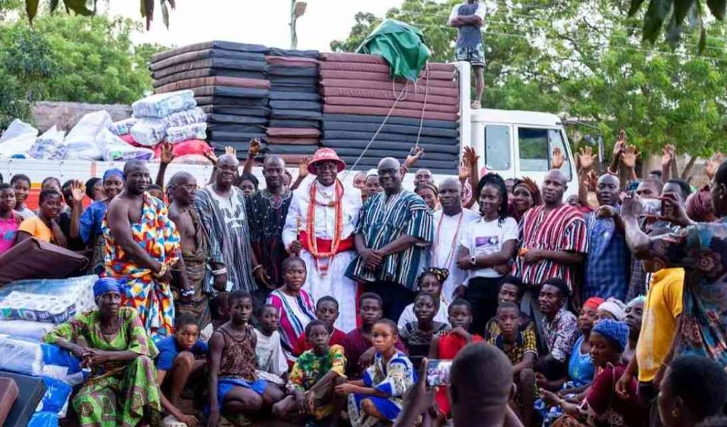 Olu of Warri Kingdom Ogiame Atuwatse III CFR Donates to Volta’s Flood Victims in Ghana Olu of Warri Kingdom
